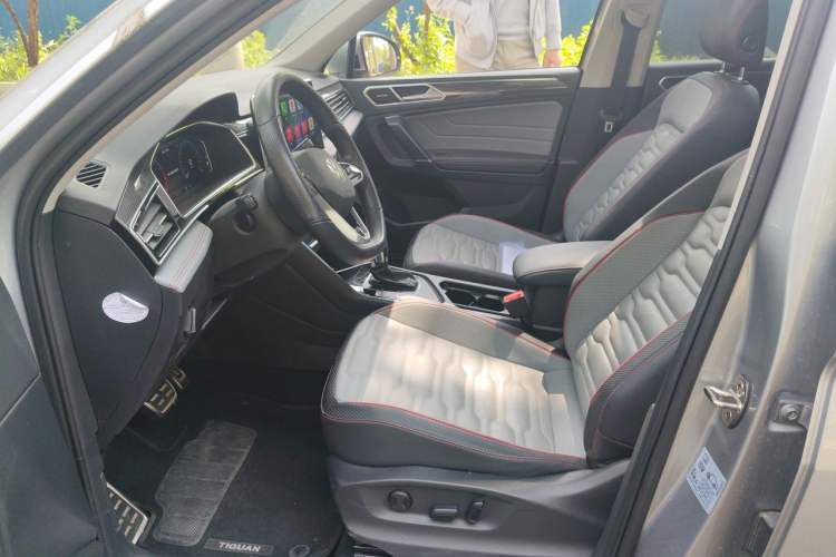 Used Volkswagen Tiguan L 2022 330TSI Automatic Two-Wheel Drive R-Line Enhanced Edition Left Front Seat