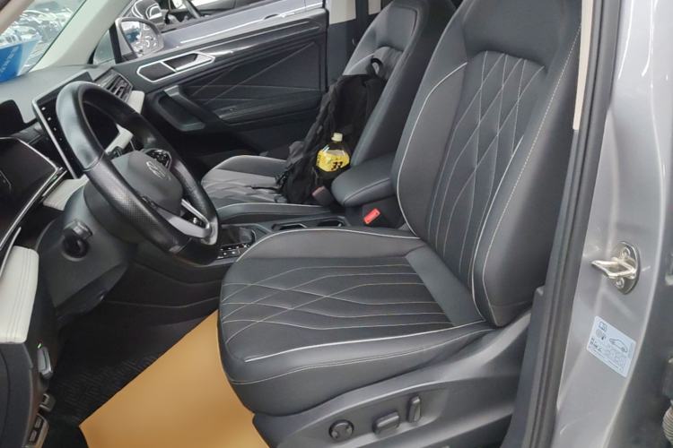 Used Volkswagen Tiguan L 2022 330TSI Automatic Two-Wheel Drive R-Line Enhanced Edition Left Front Seat