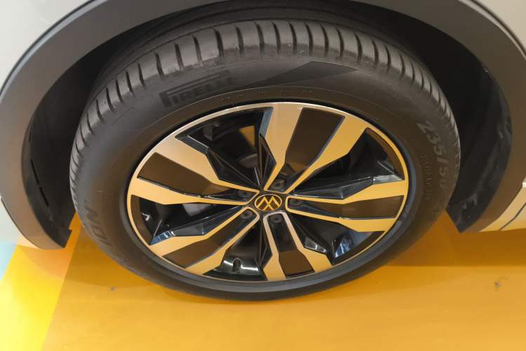 Used Volkswagen Tiguan L 2022 330TSI Automatic Two-Wheel Drive R-Line Flagship Edition Left Front Wheel Hub