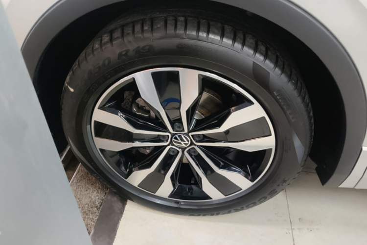 Used Volkswagen Tiguan L 2022 330TSI Automatic Two-Wheel Drive R-Line Enhanced Edition Left Front Wheel Hub