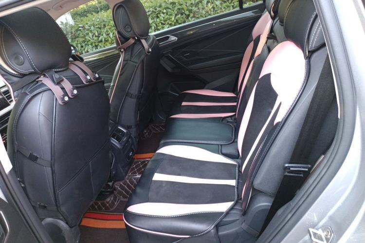 Used Volkswagen Tiguan L 2022 380TSI Automatic All-Wheel Drive R-Line Enhanced Comfort 7-Seater Left Rear Seat