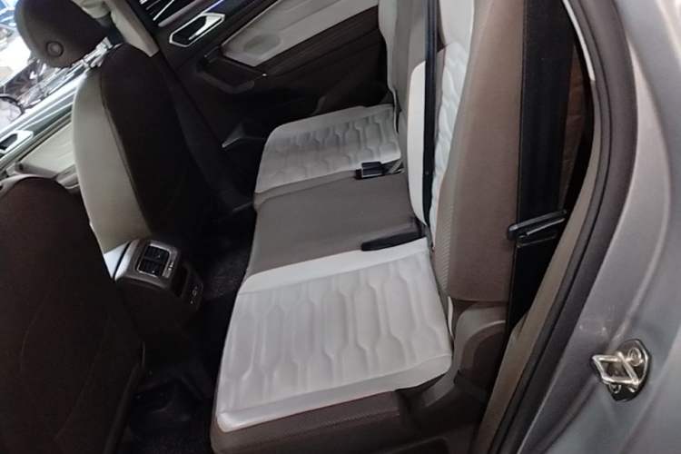 Used Volkswagen Tiguan L 2022 380TSI Automatic All-Wheel Drive R-Line Flagship 7-Seater Left Rear Seat