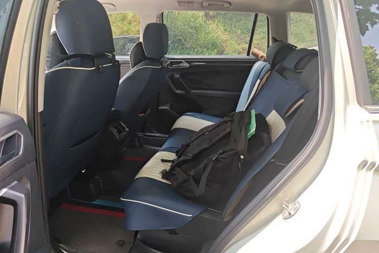 Used Volkswagen Tiguan L 2022 330TSI Automatic Two-Wheel Drive Smart Edition Left Rear Seat
