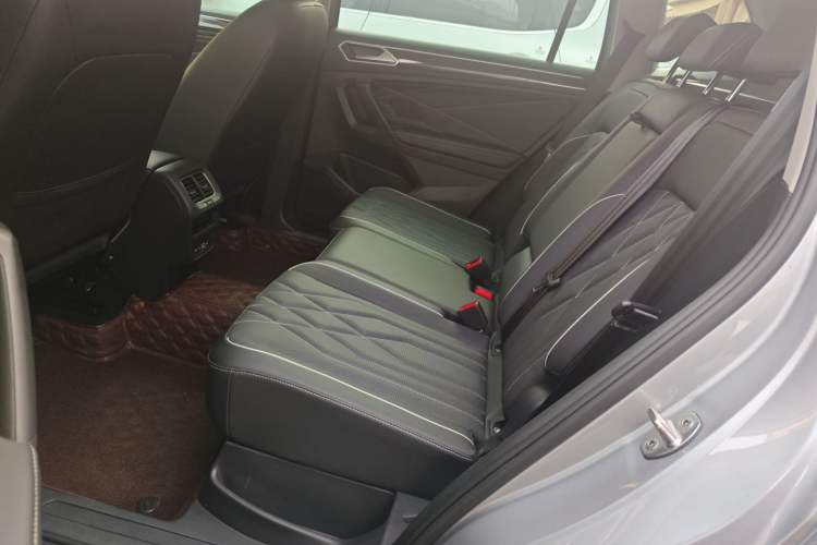 Used Volkswagen Tiguan L 2022 330TSI Automatic Two-Wheel Drive Smart Edition Left Rear Seat