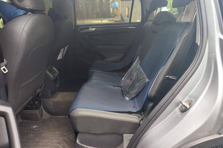 Used Volkswagen Tiguan L 2022 330TSI Automatic Two-Wheel Drive R-Line Enhanced Edition Left Rear Seat