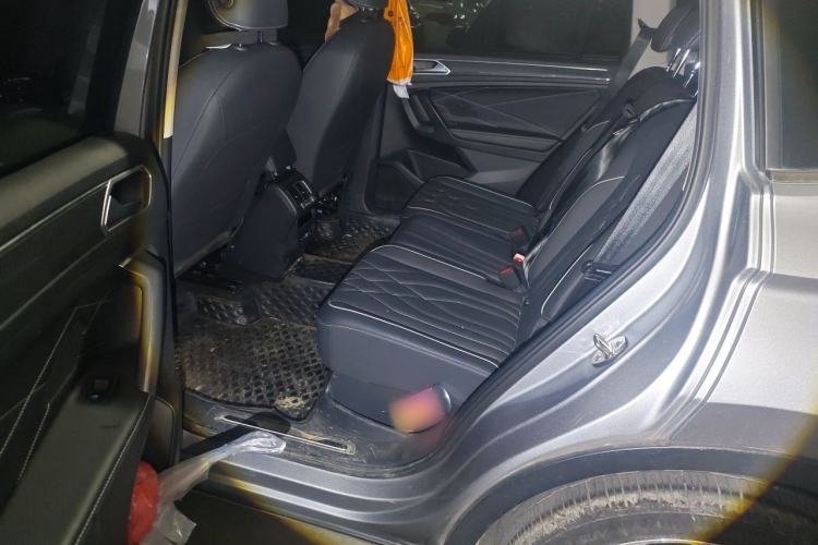 Used Volkswagen Tiguan L 2022 330TSI Automatic Two-Wheel Drive R-Line Enhanced Edition Left Rear Seat