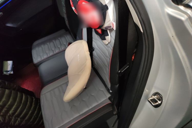 Used Volkswagen Tiguan L 2022 330TSI Automatic Two-Wheel Drive R-Line Flagship Edition Left Rear Seat