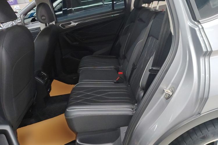 Used Volkswagen Tiguan L 2022 330TSI Automatic Two-Wheel Drive R-Line Enhanced Edition Left Rear Seat