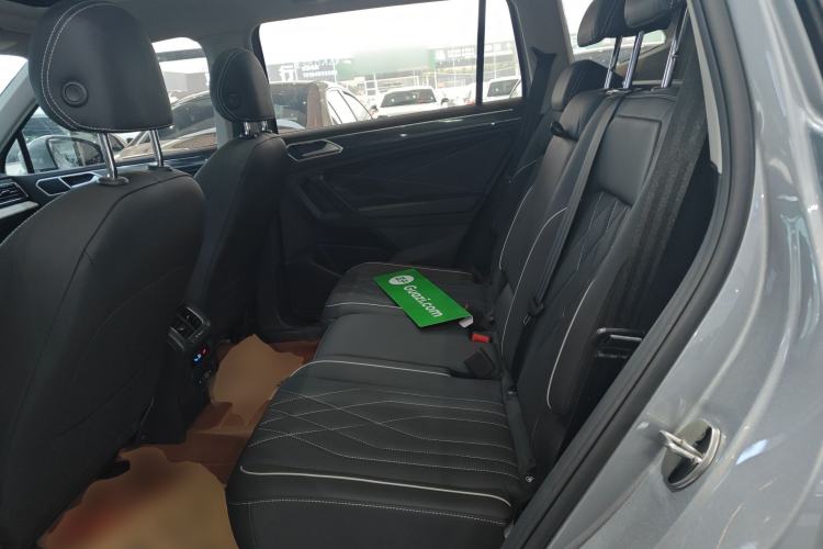 Used Volkswagen Tiguan L 2022 330TSI Automatic Two-Wheel Drive R-Line Enhanced Edition Left Rear Seat