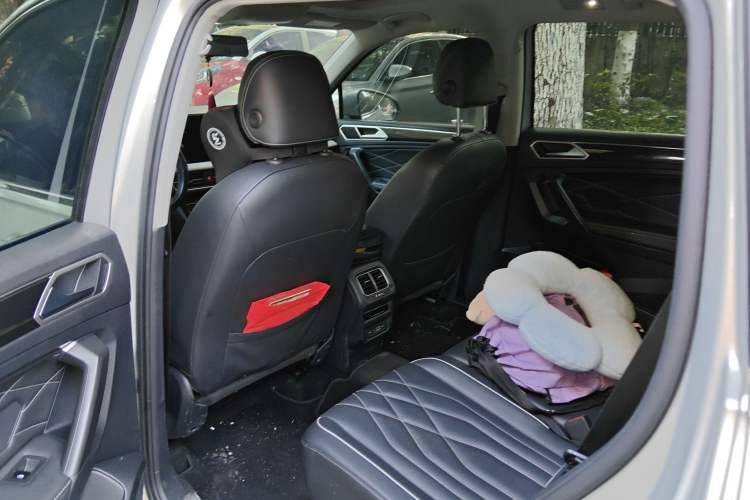 Used Volkswagen Tiguan L 2022 330TSI Automatic Two-Wheel Drive Smart Edition Left Rear Seat
