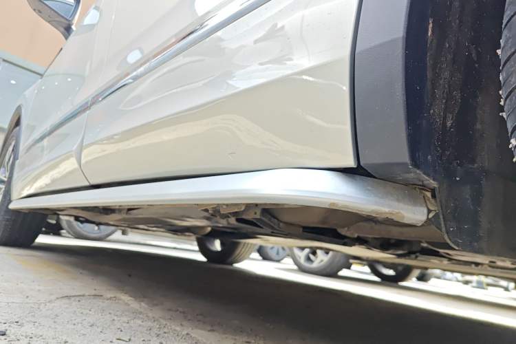 Used Volkswagen Tiguan L 2022 330TSI Automatic Two-Wheel Drive R-Line Enhanced Edition Left Side Sill