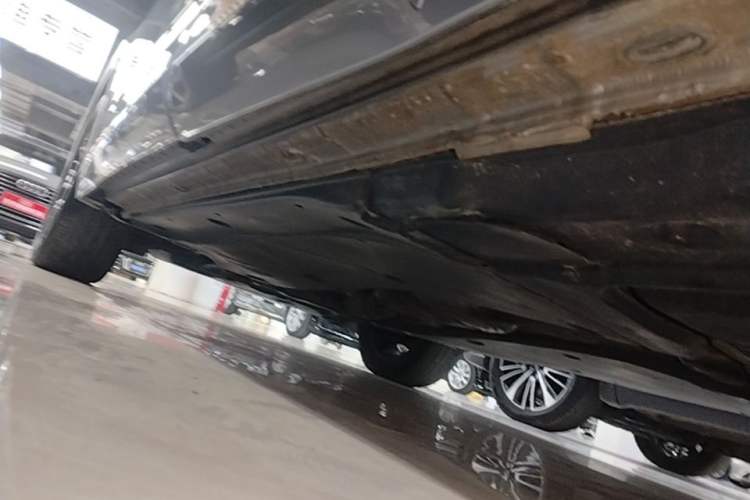 Used Volkswagen Tiguan L 2022 380TSI Automatic All-Wheel Drive R-Line Flagship 7-Seater Left Side Sill
