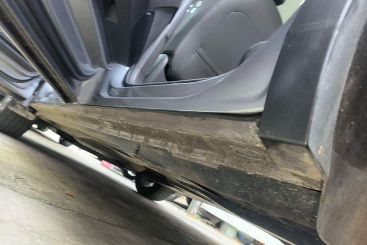 Used Volkswagen Tiguan L 2022 330TSI Automatic Two-Wheel Drive R-Line Enhanced Edition Left Side Sill