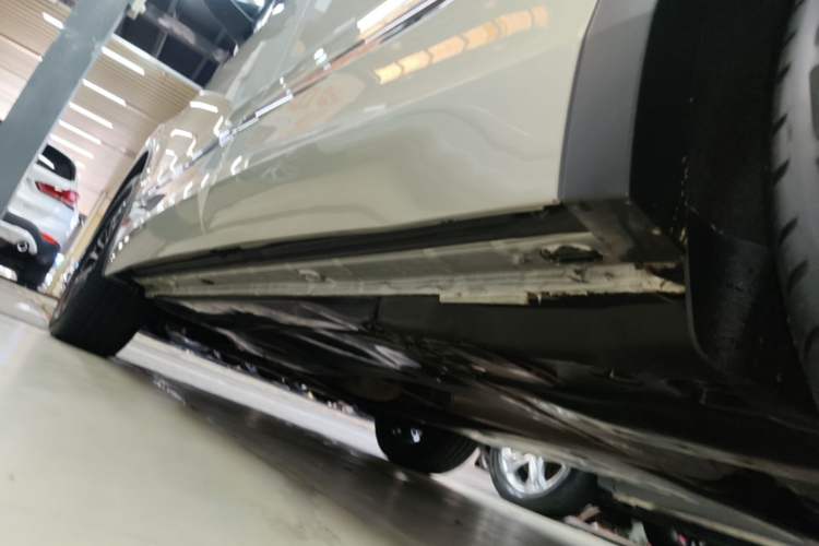 Used Volkswagen Tiguan L 2022 330TSI Automatic Two-Wheel Drive R-Line Enhanced Edition Left Side Sill