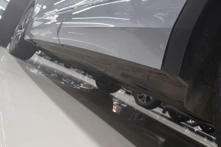 Used Volkswagen Tiguan L 2022 330TSI Automatic Two-Wheel Drive R-Line Enhanced Edition Left Side Sill