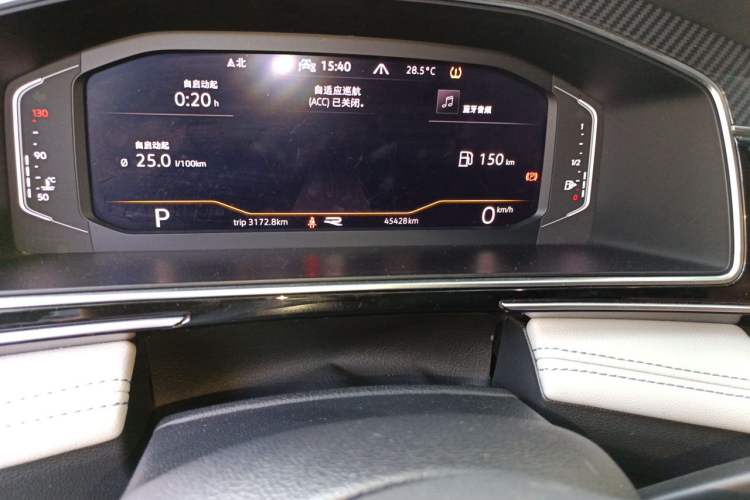 Used Volkswagen Tiguan L 2022 380TSI Automatic All-Wheel Drive R-Line Enhanced Comfort 7-Seater Odometer Close Up