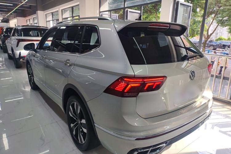 Used Volkswagen Tiguan L 2022 330TSI Automatic Two-Wheel Drive R-Line Enhanced Edition Rear Left 45 Deg