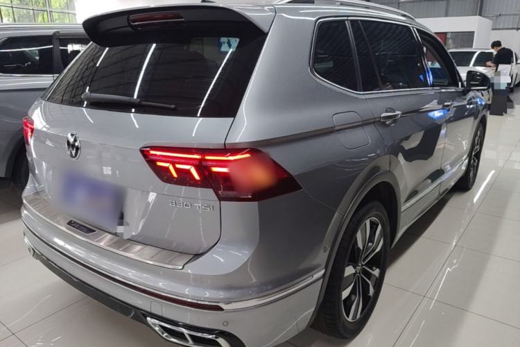 Used Volkswagen Tiguan L 2022 330TSI Automatic Two-Wheel Drive R-Line Enhanced Edition Rear Right 45 Deg