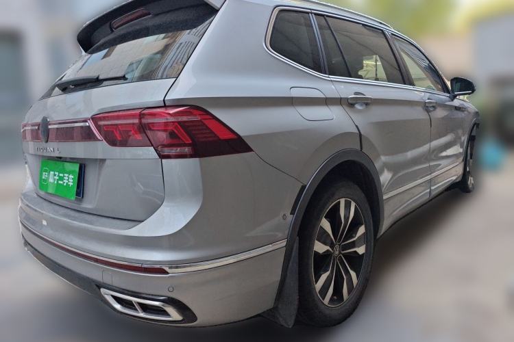 Used Volkswagen Tiguan L 2022 330TSI Automatic Two-Wheel Drive R-Line Flagship Edition Rear Right 45 Deg