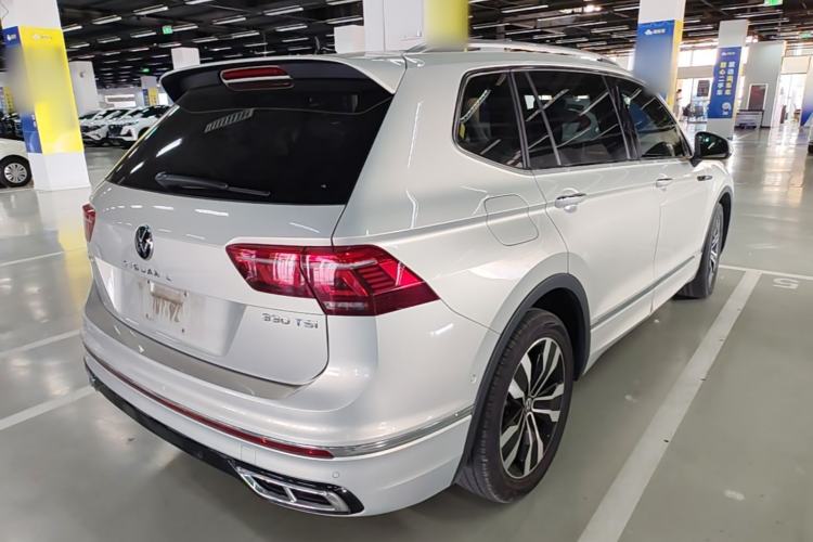 Used Volkswagen Tiguan L 2022 330TSI Automatic Two-Wheel Drive R-Line Enhanced Edition Rear Right 45 Deg