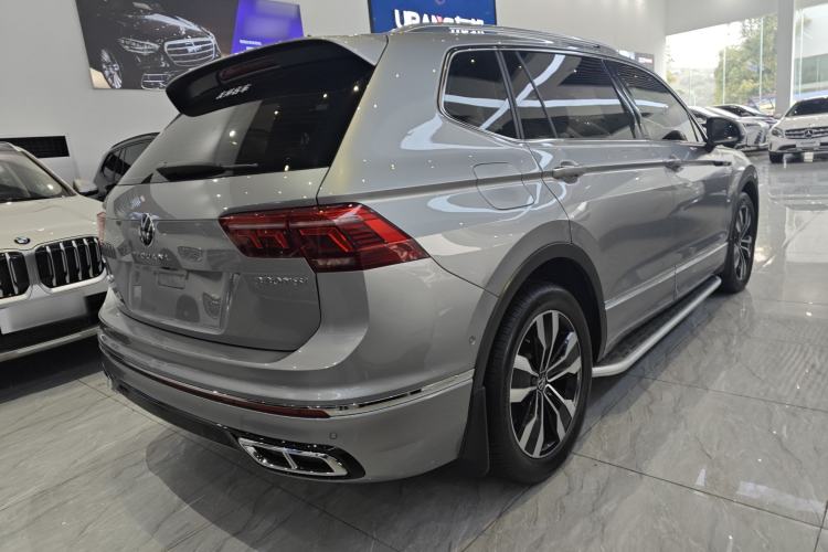 Used Volkswagen Tiguan L 2022 330TSI Automatic Two-Wheel Drive R-Line Enhanced Edition Rear Right 45 Deg