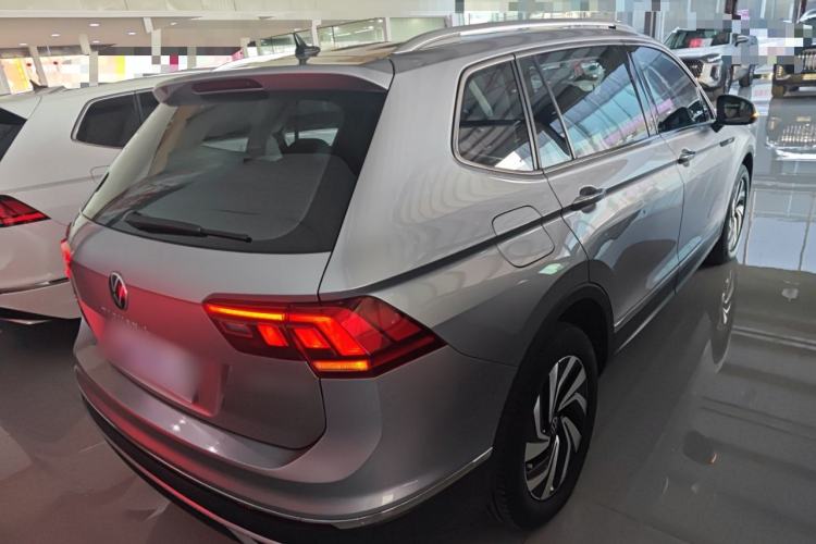 Used Volkswagen Tiguan L 2022 330TSI Automatic Two-Wheel Drive Smart Edition Rear Right 45 Deg