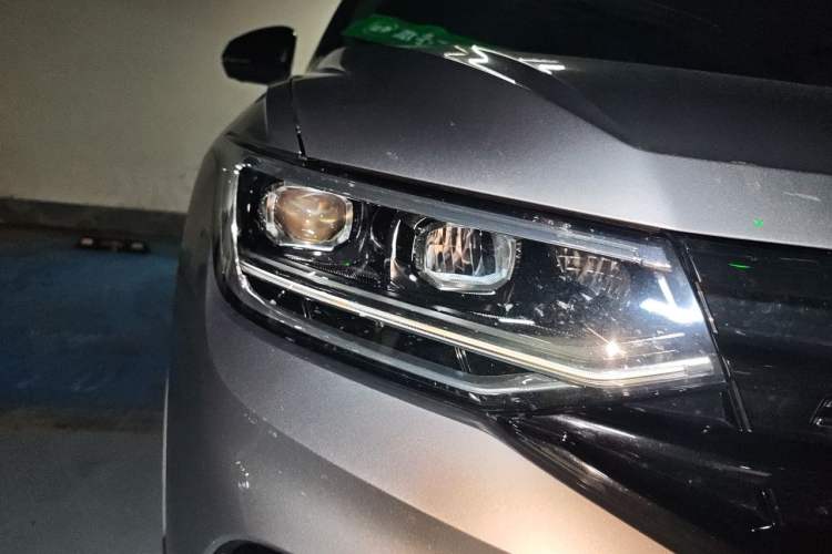 Used Volkswagen Tiguan L 2022 330TSI Automatic Two-Wheel Drive R-Line Enhanced Edition Right Front Headlight