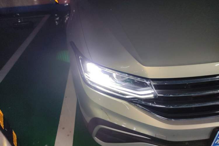 Used Volkswagen Tiguan L 2022 330TSI Automatic Two-Wheel Drive Smart Edition Right Front Headlight