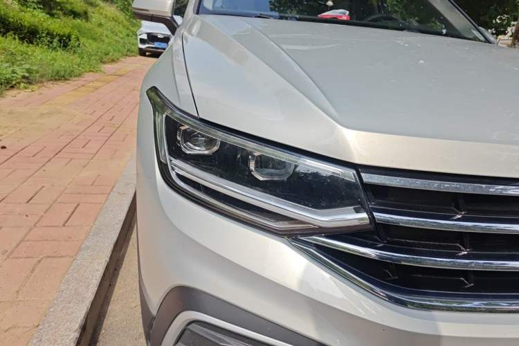 Used Volkswagen Tiguan L 2022 330TSI Automatic Two-Wheel Drive Smart Edition Right Front Headlight
