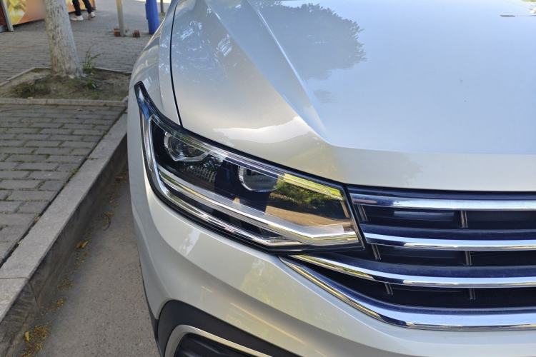 Used Volkswagen Tiguan L 2022 330TSI Automatic Two-Wheel Drive Smart Edition Right Front Headlight