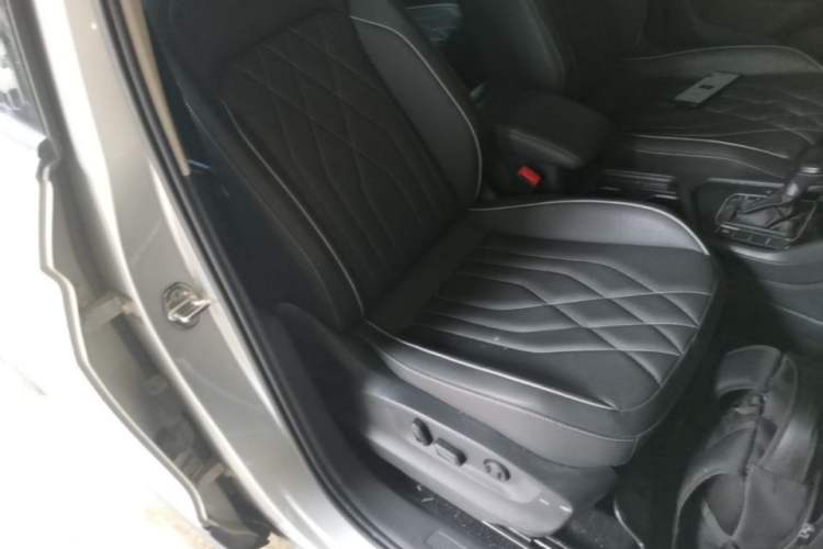 Used Volkswagen Tiguan L 2022 330TSI Automatic Two-Wheel Drive Smart Edition Right Front Seat