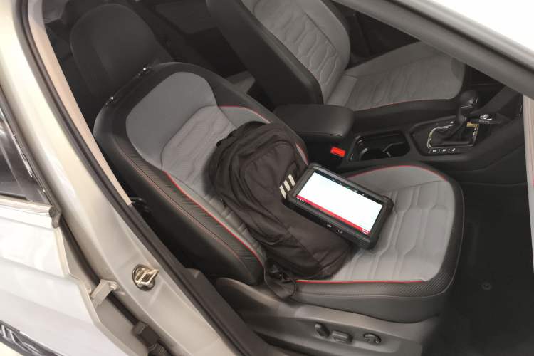 Used Volkswagen Tiguan L 2022 330TSI Automatic Two-Wheel Drive R-Line Flagship Edition Right Front Seat