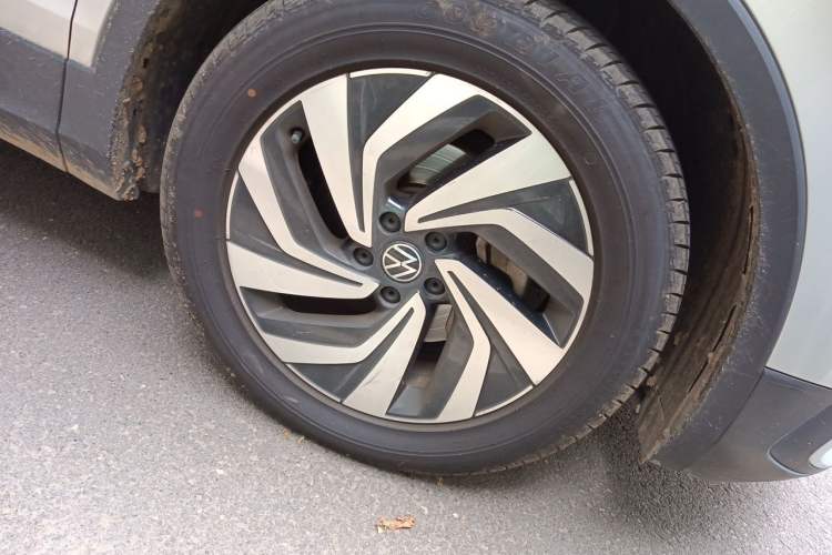 Used Volkswagen Tiguan L 2022 330TSI Automatic Two-Wheel Drive Smart Edition Right Front Wheel Hub