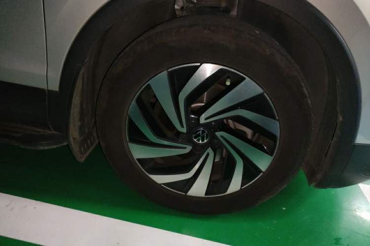Used Volkswagen Tiguan L 2022 330TSI Automatic Two-Wheel Drive Smart Edition Right Front Wheel Hub