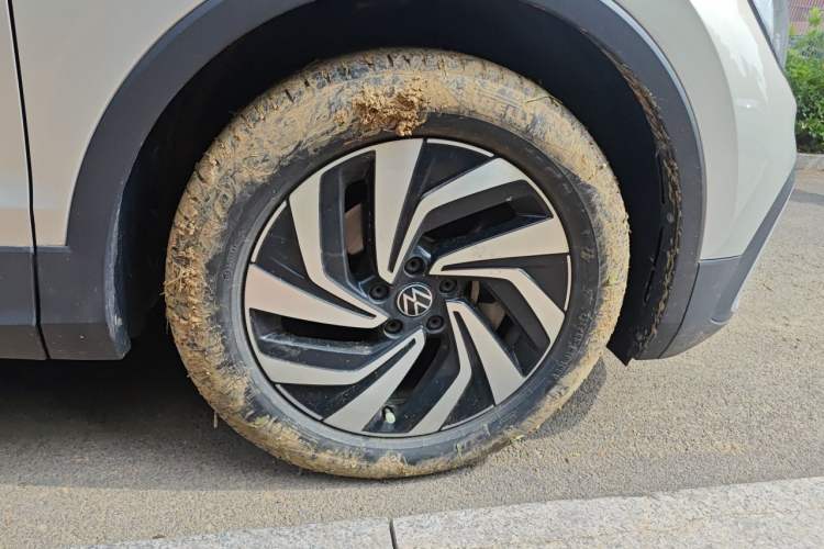 Used Volkswagen Tiguan L 2022 330TSI Automatic Two-Wheel Drive Smart Edition Right Front Wheel Hub
