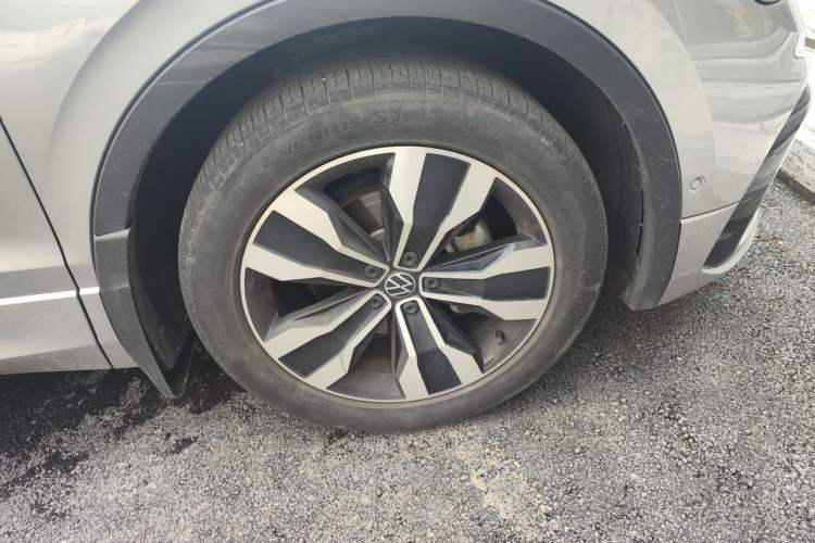 Used Volkswagen Tiguan L 2022 330TSI Automatic Two-Wheel Drive R-Line Enhanced Edition Right Front Wheel Hub