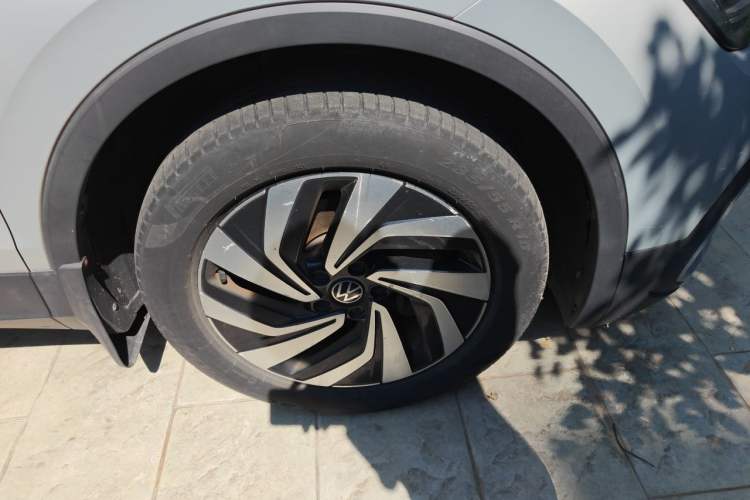 Used Volkswagen Tiguan L 2022 330TSI Automatic Two-Wheel Drive Smart Edition Right Front Wheel Hub
