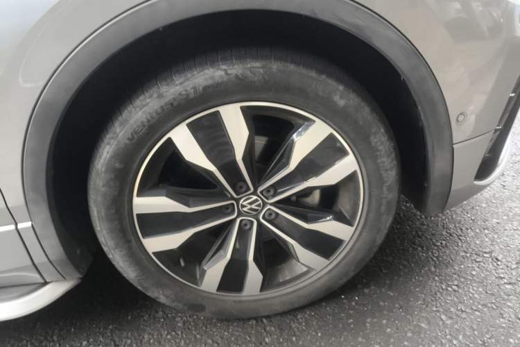 Used Volkswagen Tiguan L 2022 330TSI Automatic Two-Wheel Drive R-Line Enhanced Edition Right Front Wheel Hub