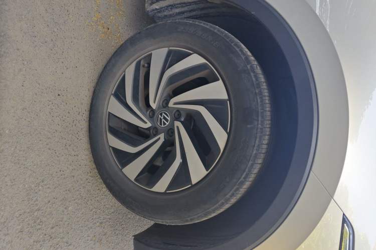 Used Volkswagen Tiguan L 2022 330TSI Automatic Two-Wheel Drive Smart Edition Right Front Wheel Hub