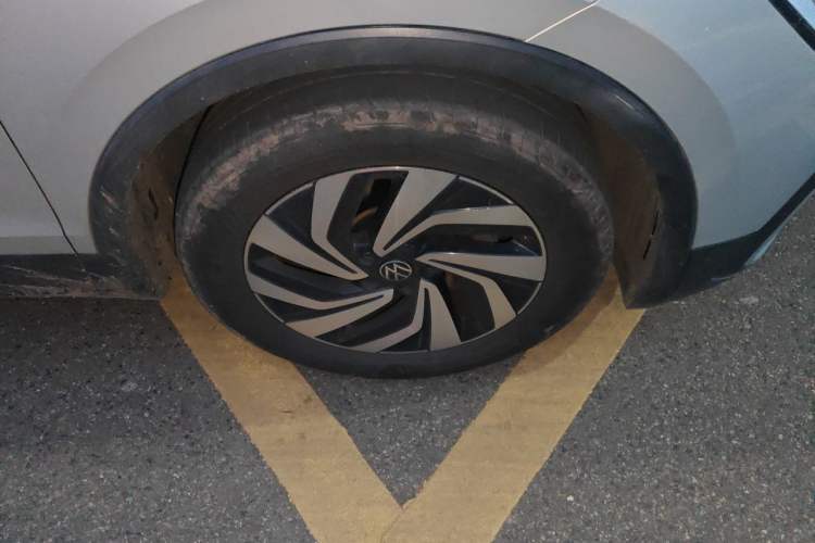 Used Volkswagen Tiguan L 2022 330TSI Automatic Two-Wheel Drive Smart Edition Right Front Wheel Hub