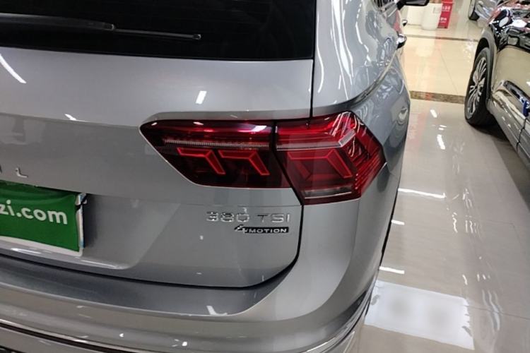 Used Volkswagen Tiguan L 2022 380TSI Automatic All-Wheel Drive R-Line Flagship 7-Seater Right Rear Taillight