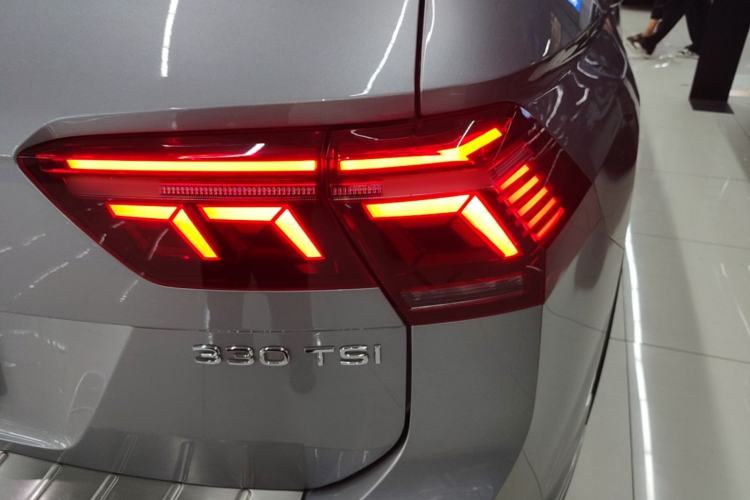 Used Volkswagen Tiguan L 2022 330TSI Automatic Two-Wheel Drive R-Line Enhanced Edition Right Rear Taillight
