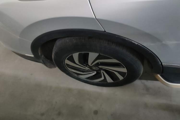 Used Volkswagen Tiguan L 2022 330TSI Automatic Two-Wheel Drive Smart Edition Right Rear Wheel Hub