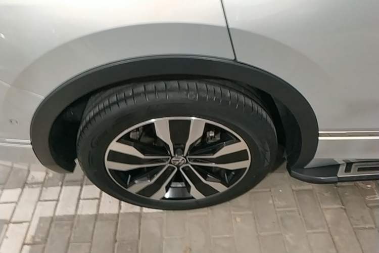 Used Volkswagen Tiguan L 2022 330TSI Automatic Two-Wheel Drive R-Line Enhanced Edition Right Rear Wheel Hub