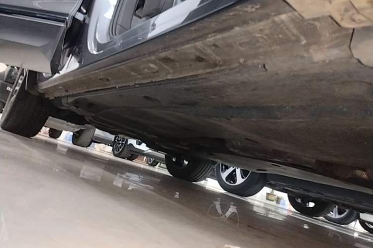Used Volkswagen Tiguan L 2022 380TSI Automatic All-Wheel Drive R-Line Flagship 7-Seater Right Side Sill