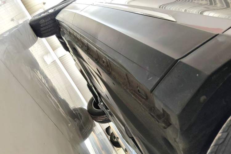 Used Volkswagen Tiguan L 2022 330TSI Automatic Two-Wheel Drive Smart Edition Right Side Sill