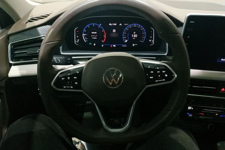 Used Volkswagen Tiguan L 2022 380TSI Automatic All-Wheel Drive R-Line Flagship 7-Seater Steering Wheel
