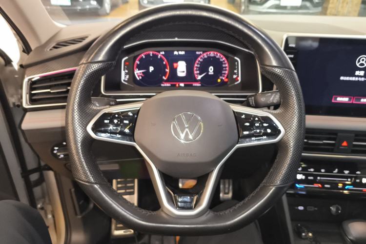 Used Volkswagen Tiguan L 2022 330TSI Automatic Two-Wheel Drive R-Line Flagship Edition Steering Wheel