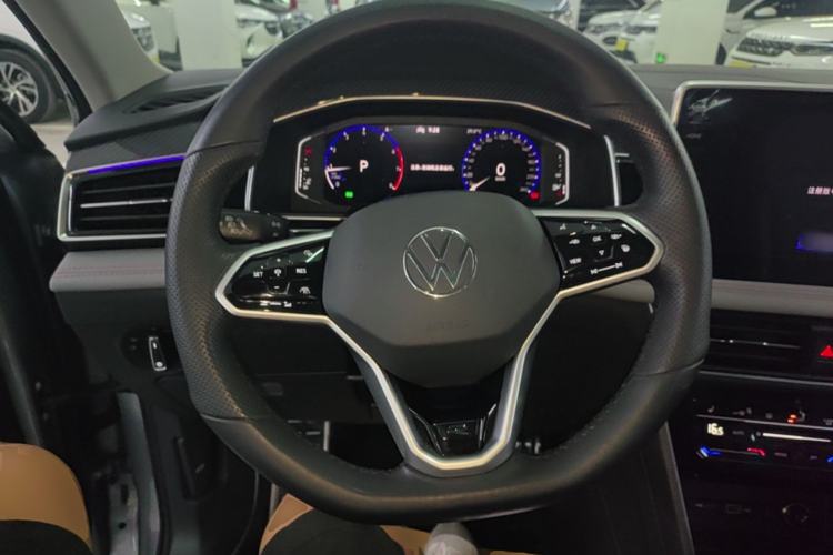 Used Volkswagen Tiguan L 2022 330TSI Automatic Two-Wheel Drive R-Line Flagship Edition Steering Wheel