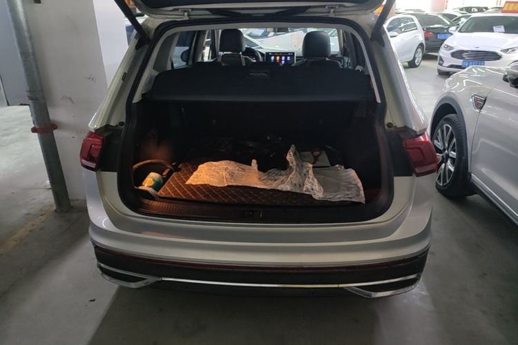 Used Volkswagen Tiguan L 2022 330TSI Automatic Two-Wheel Drive Smart Edition Trunk
